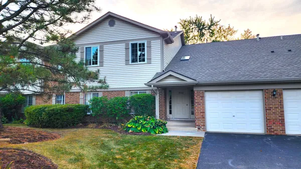 $2,400 | 1522 Commodore Court, Unit 6, Schaumburg, IL 60193