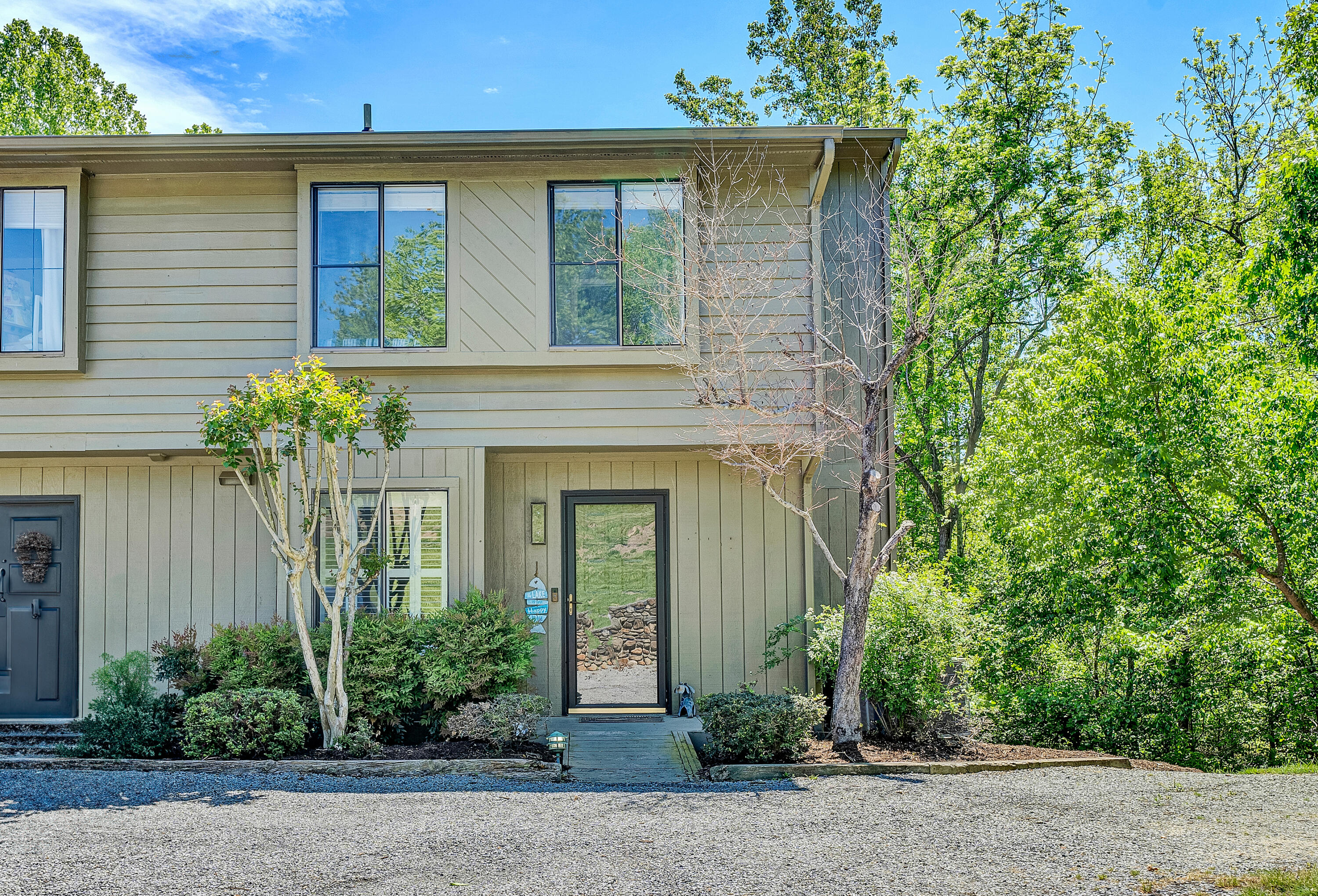 501 Harbor Ridge Drive Goodview, VA 24095 - Photo 2 of 40 03-SGP-00127