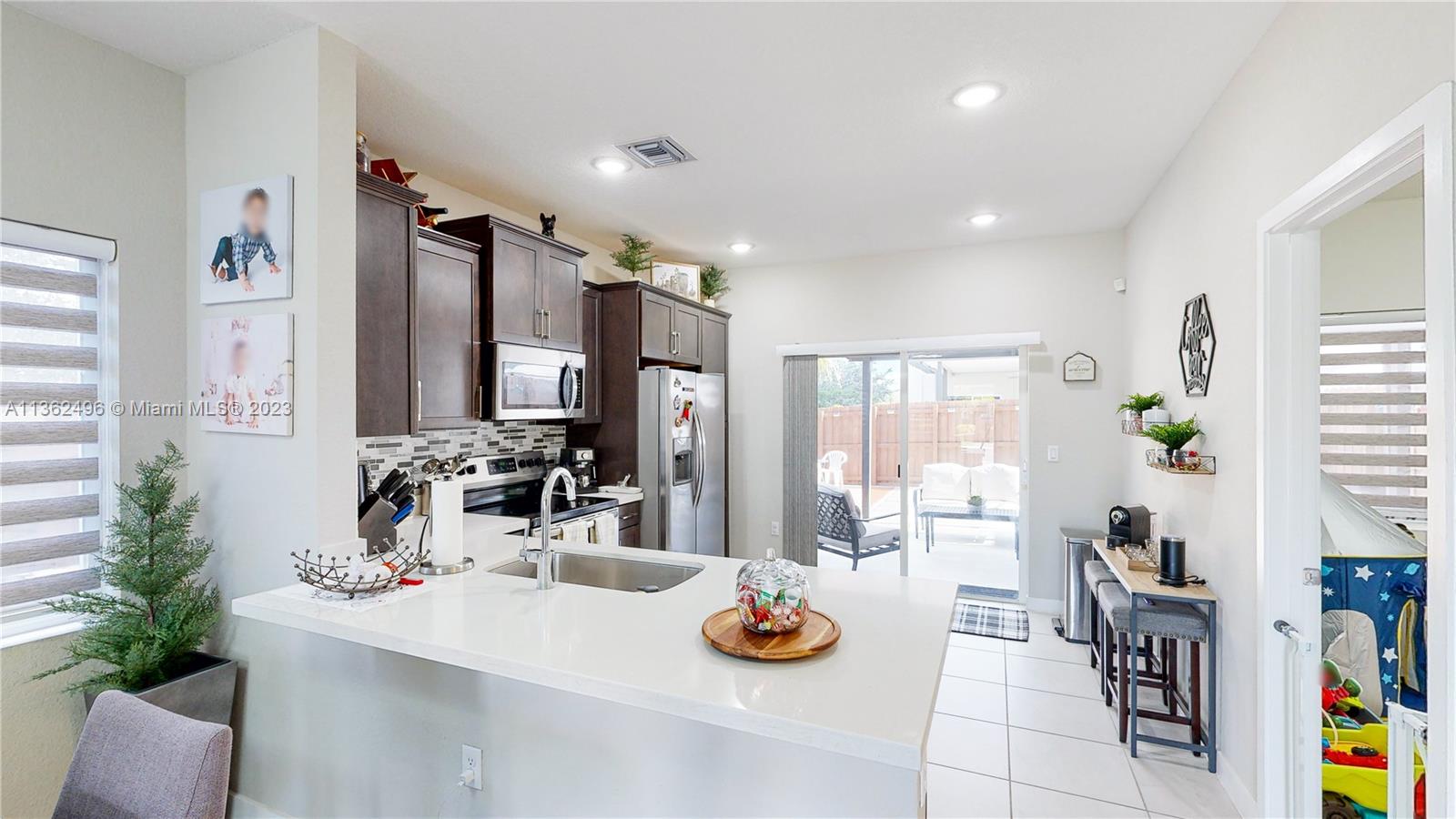 892 Southeast 18th Street Homestead, FL 33034 - Photo 12 of 56