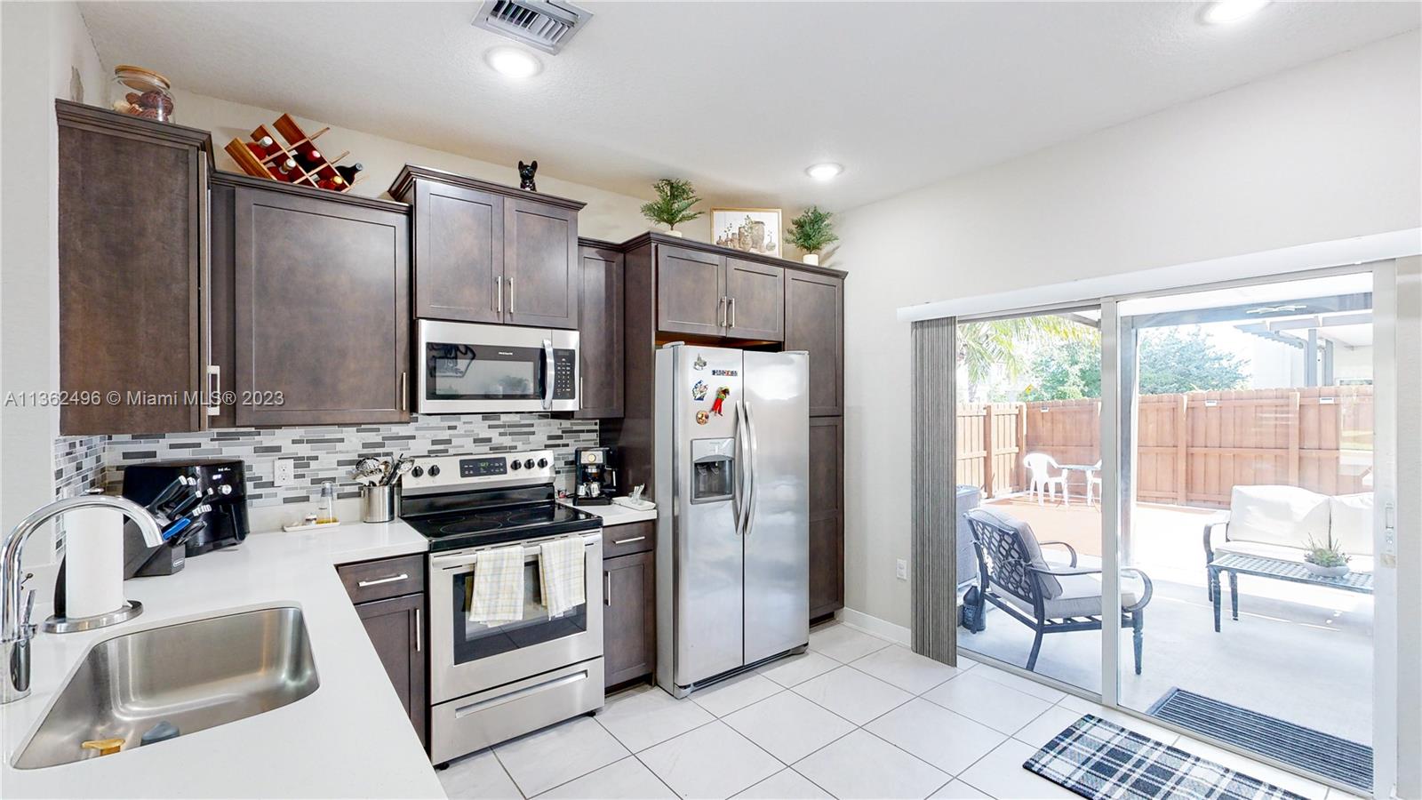 892 Southeast 18th Street Homestead, FL 33034 - Photo 14 of 56