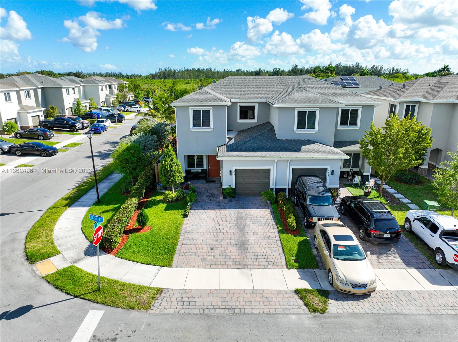892 Southeast 18th Street Homestead, FL 33034 - Photo 4 of 56