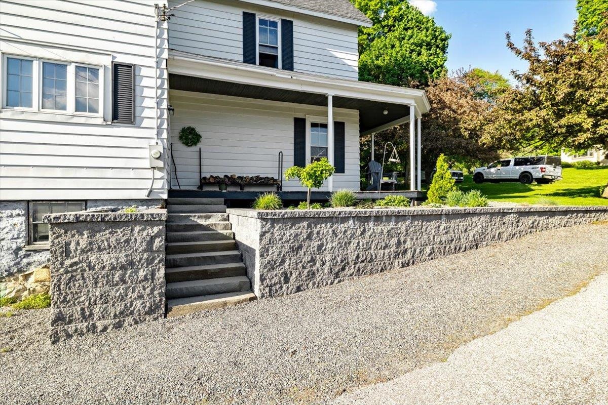 38 Smith Street St. Albans, VT 05478 - Photo 8 of 50