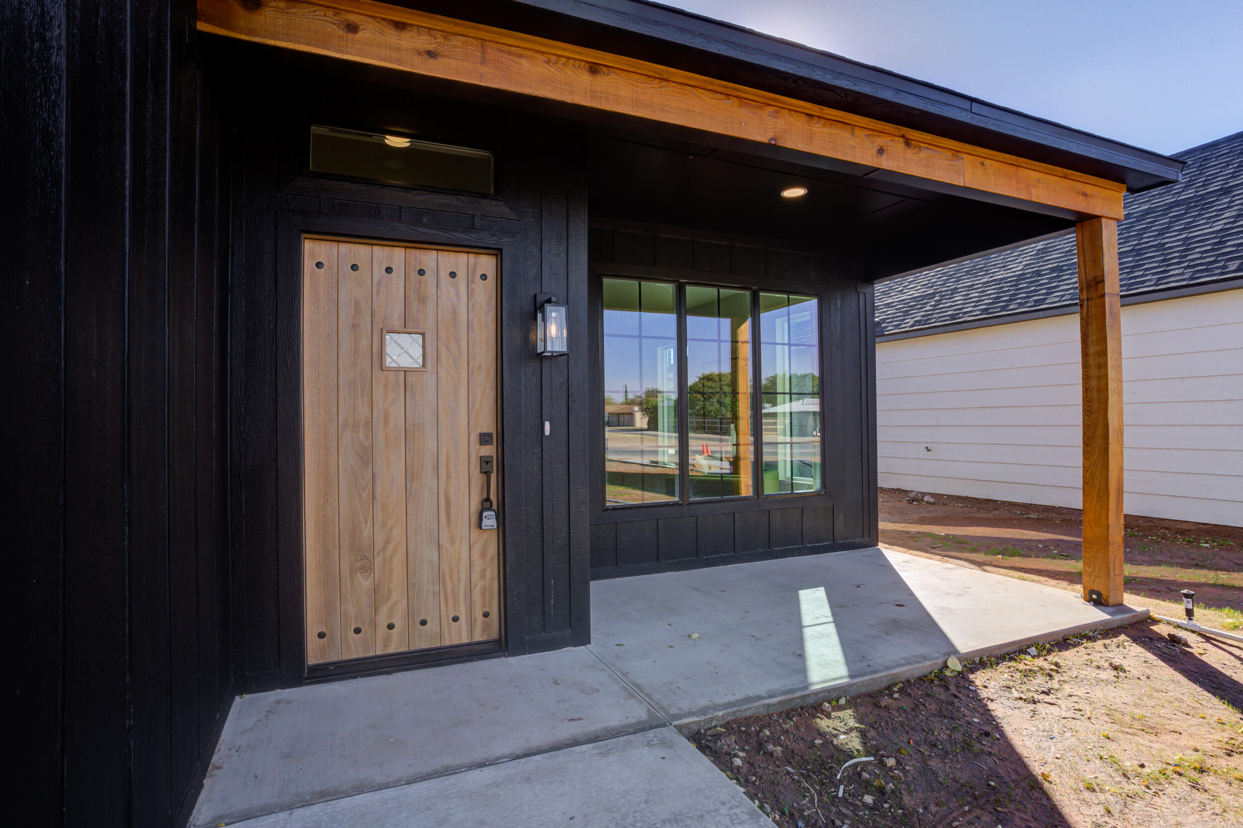 305 Southwest Ave L Seminole, TX 79360 - Photo 6 of 52 a view of entryway with a rug