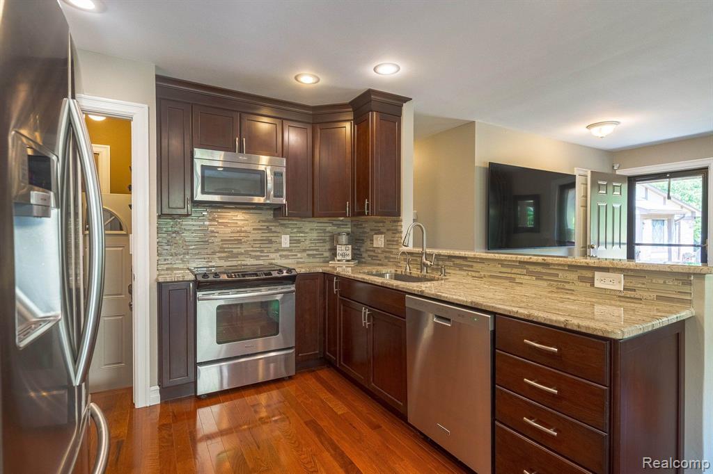 1931 Allenway Court Rochester Hills, MI 48309 - Photo 16 of 42
