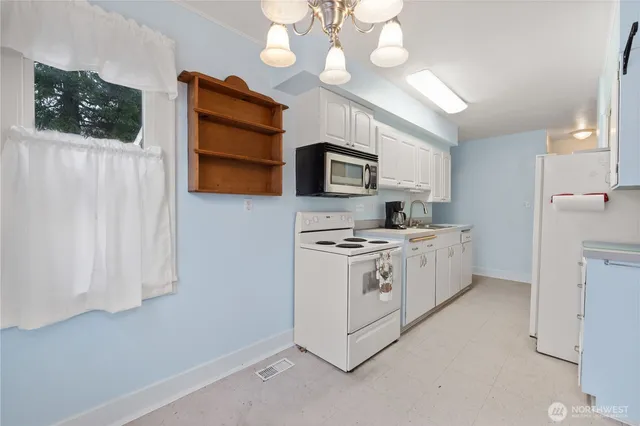 $449,000 | 2814 Pioneer Way East, Tacoma, WA 98404