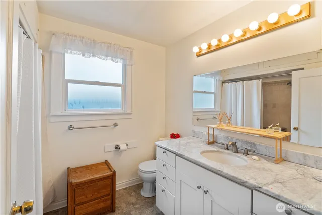 $449,000 | 2814 Pioneer Way East, Tacoma, WA 98404