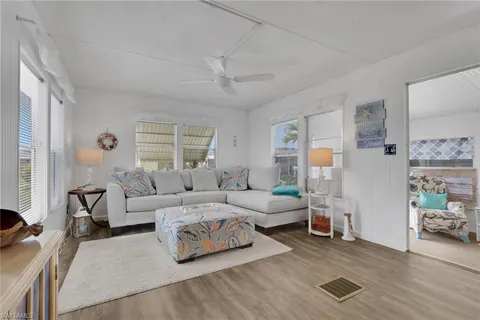 $169,000 | 143 Moorhead Manor, Unit 143, Naples, FL 34112