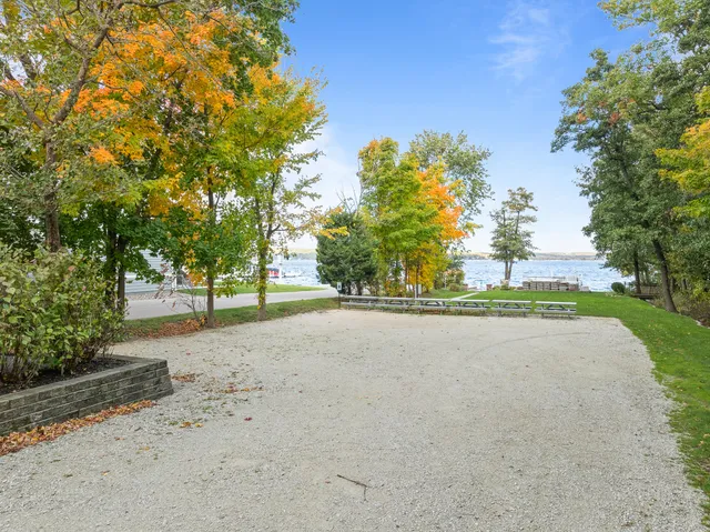 $225,000 | Lt17 Green Hill Drive, Fontana, WI 53125