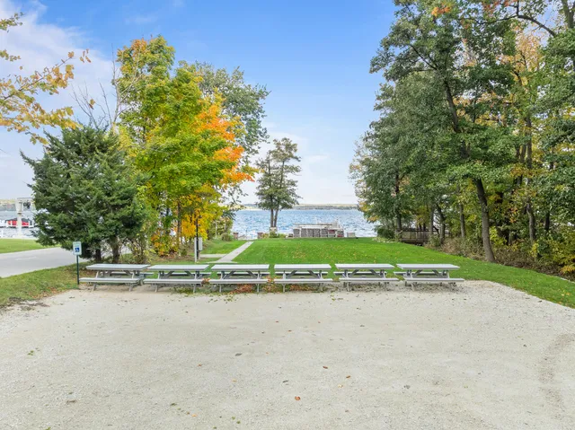 $225,000 | Lt17 Green Hill Drive, Fontana, WI 53125