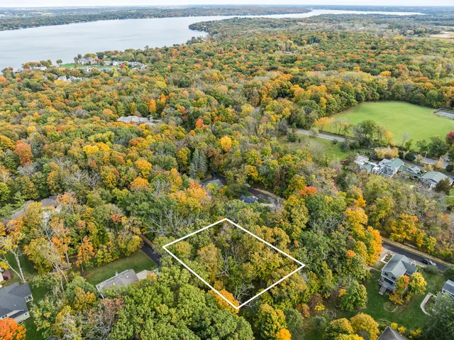 $225,000 | Lt17 Green Hill Drive, Fontana, WI 53125