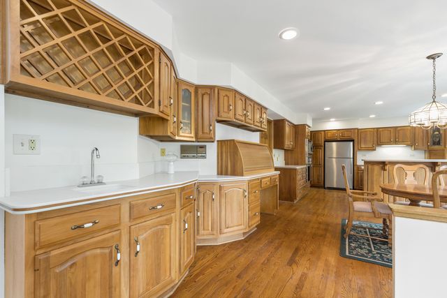 $600,000 | 6555 Stockbridge Lane, Long Grove, IL 60047