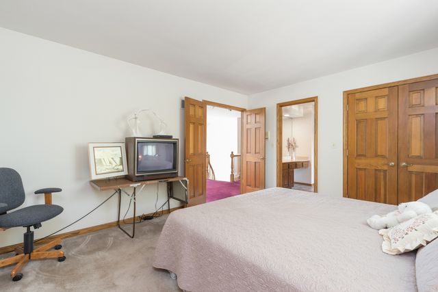 $600,000 | 6555 Stockbridge Lane, Long Grove, IL 60047