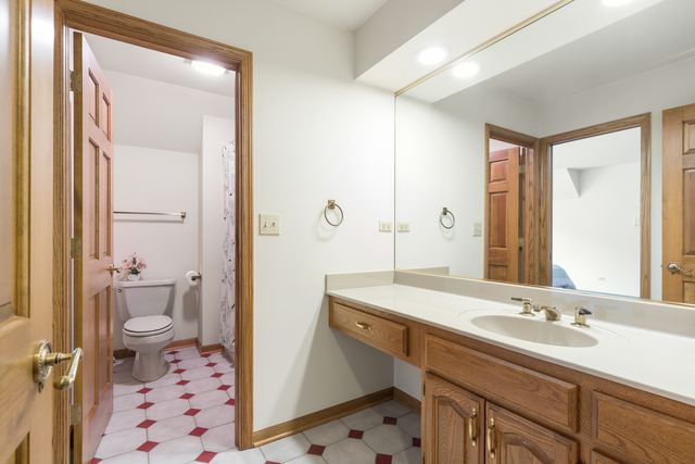 $600,000 | 6555 Stockbridge Lane, Long Grove, IL 60047