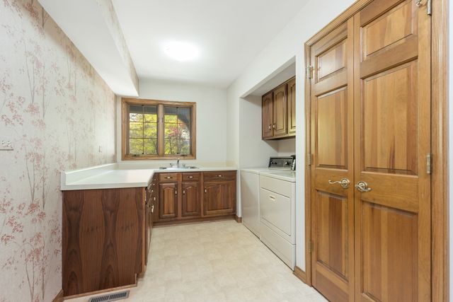 $600,000 | 6555 Stockbridge Lane, Long Grove, IL 60047