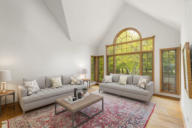 $600,000 | 6555 Stockbridge Lane, Long Grove, IL 60047