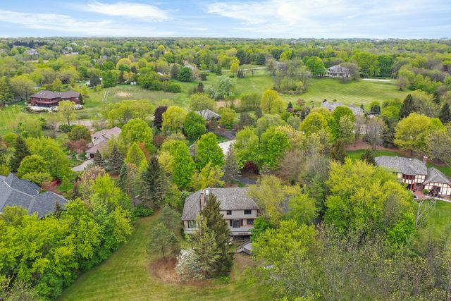 $600,000 | 6555 Stockbridge Lane, Long Grove, IL 60047