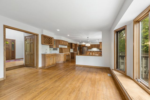 $600,000 | 6555 Stockbridge Lane, Long Grove, IL 60047