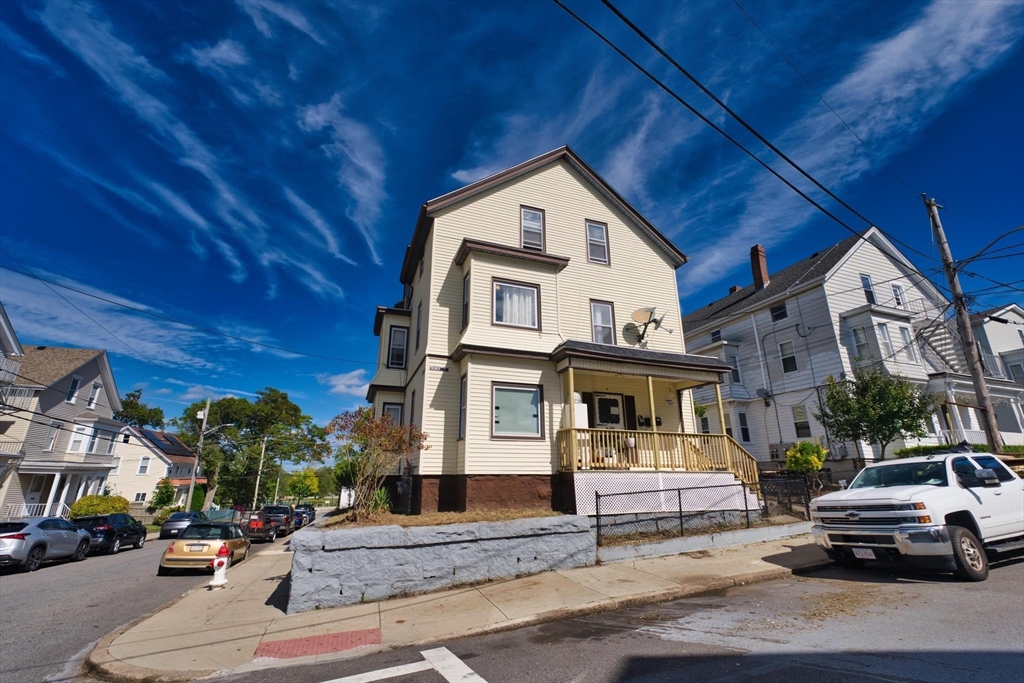 4 Oliver Street Fall River, MA 02724 - Photo 3 of 41