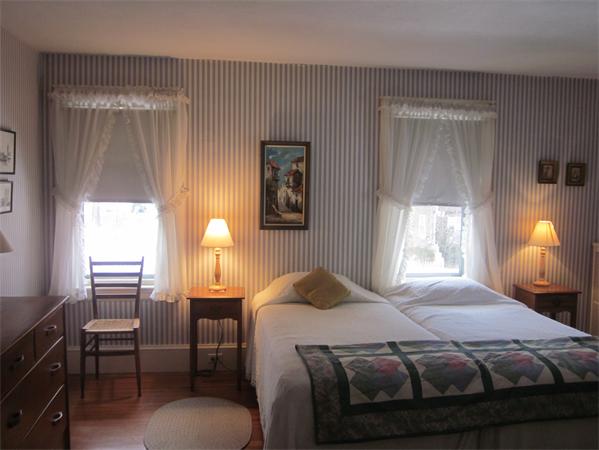 66 Maynard Road Northampton, MA 01060 - Photo 5 of 9