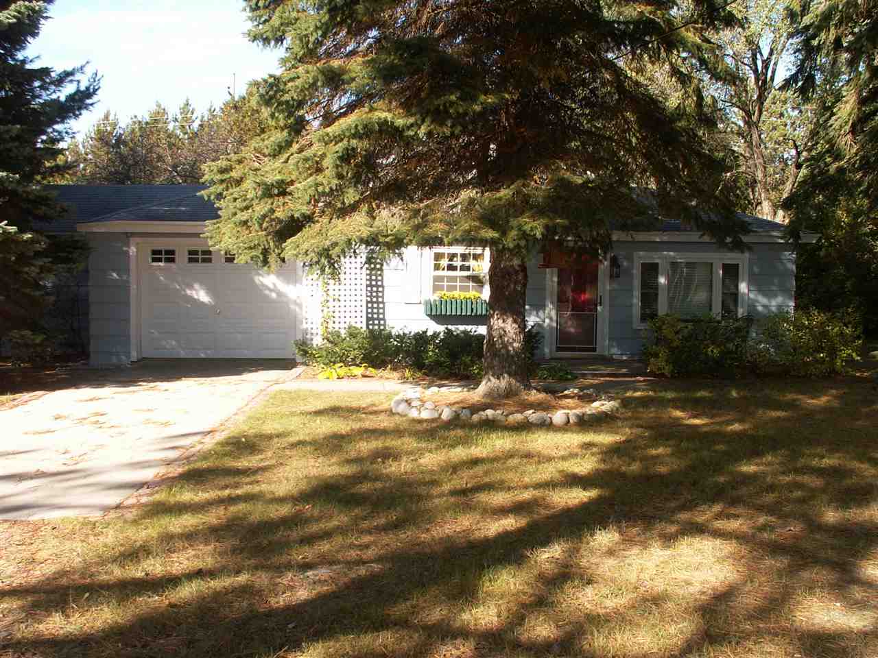 6790 Hoadley Road Benzonia, MI 49616 - Photo 3 of 30 1808836-2.JPG