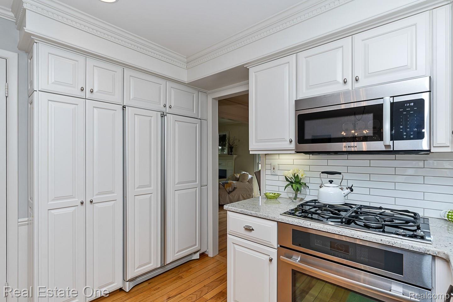 1391 Chestnut Lane Rochester, MI 48309 - Photo 18 of 52 Kitchen