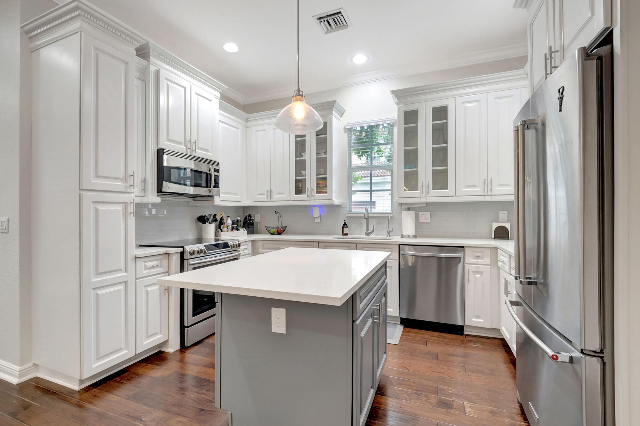 8302 Northwest 8th Way, Unit 8302 Boca Raton, FL 33487 - Photo 18 of 63 18-web-or-mls-DSC_1947
