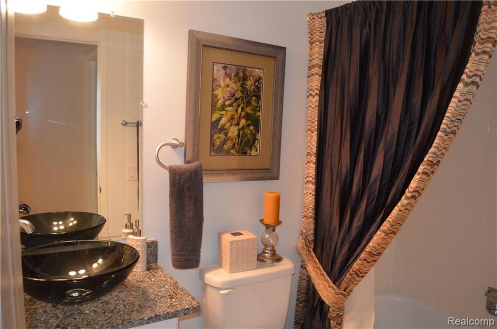 1576 Gas Light Lane Rochester Hills, MI 48306 - Photo 42 of 49