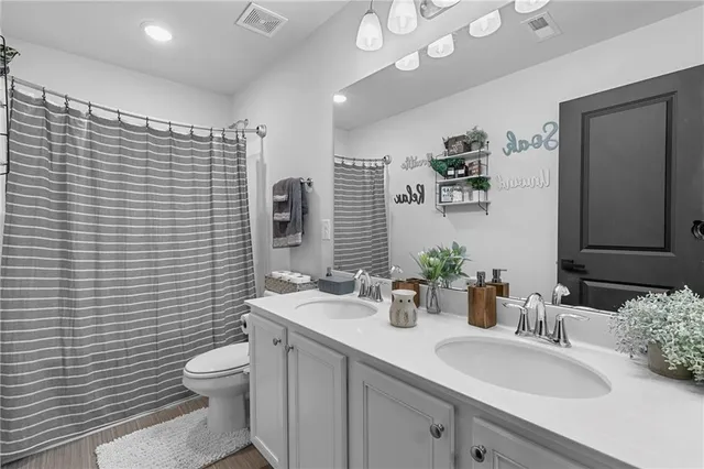 $3,300 | 715 River Gdns Drive, Atlanta, GA 30354