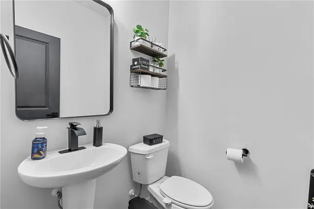 $3,300 | 715 River Gdns Drive, Atlanta, GA 30354