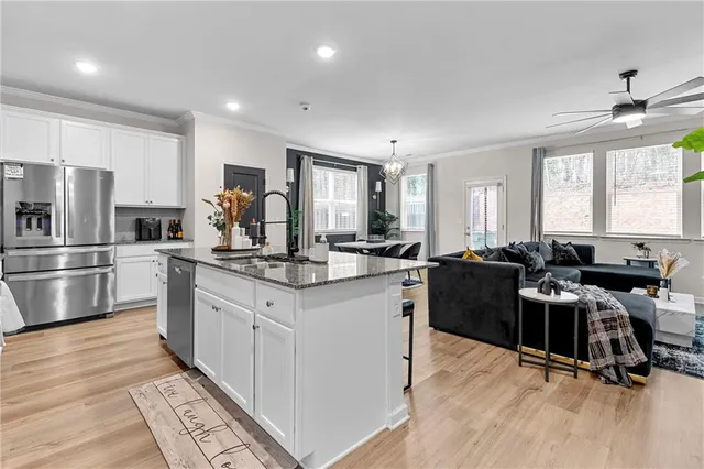 $3,300 | 715 River Gdns Drive, Atlanta, GA 30354