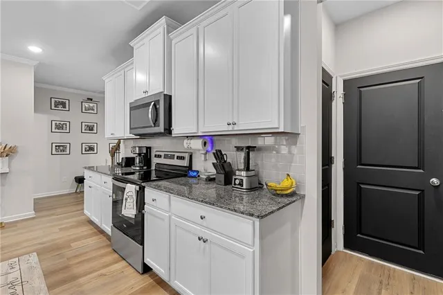 $3,300 | 715 River Gdns Drive, Atlanta, GA 30354