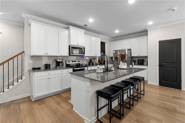 $3,300 | 715 River Gdns Drive, Atlanta, GA 30354