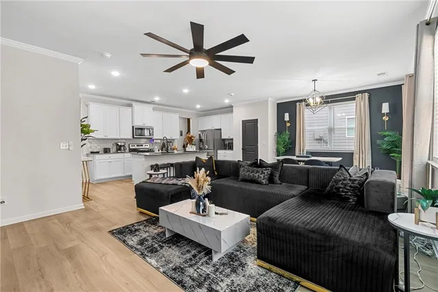 $3,300 | 715 River Gdns Drive, Atlanta, GA 30354