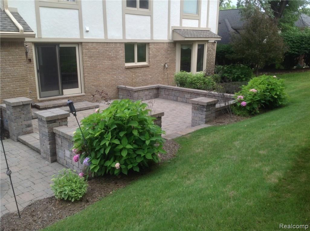 1405 Ridge Court Rochester, MI 48306 - Photo 32 of 34 Patio area great for entertaining