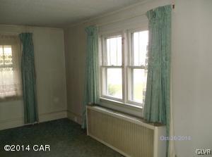 126 West County Road Sugarloaf, PA 18249 - Photo 4 of 9 Living RM Cln