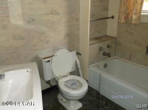 126 West County Road Sugarloaf, PA 18249 - Photo 7 of 9 1st Fl Bath Cln