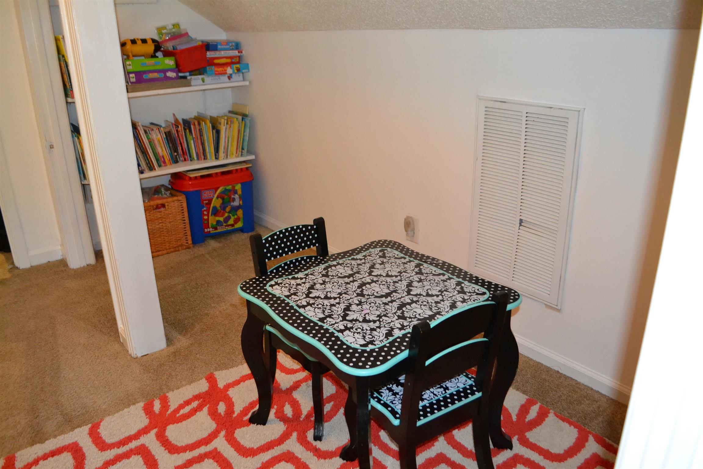 915 Hamilton Chambers Road Lebanon, TN 37087 - Photo 13 of 18 a view of an entryway with furniture