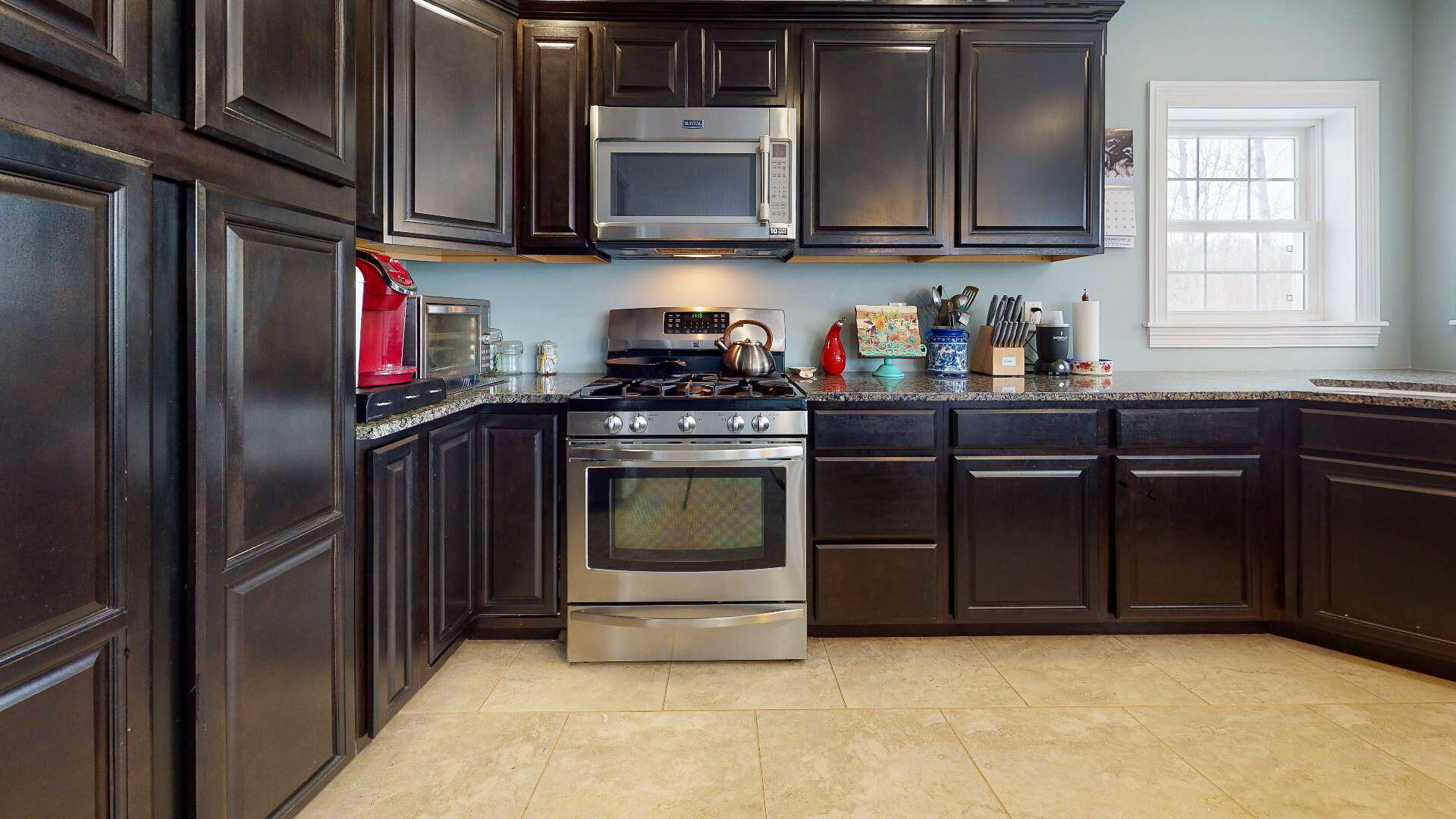 13-web-or-mls-64-Springbrook-Drive-Hermo