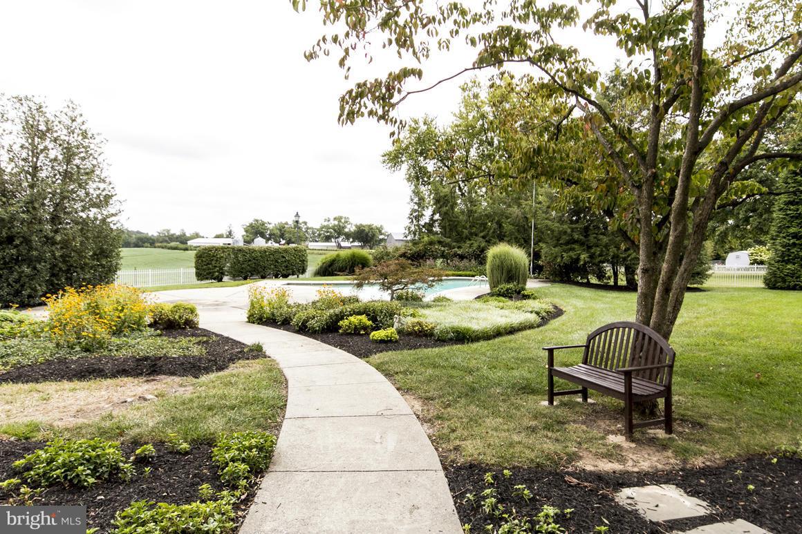 9911 Pepper Hill Road Perry Hall, MD 21128 - Photo 21 of 30 a garden view with a seating space