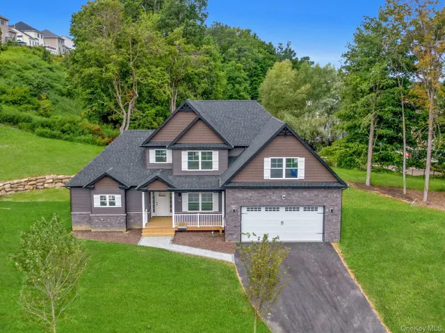 $899,000 | 86 Frank Street, New Windsor, NY 12553