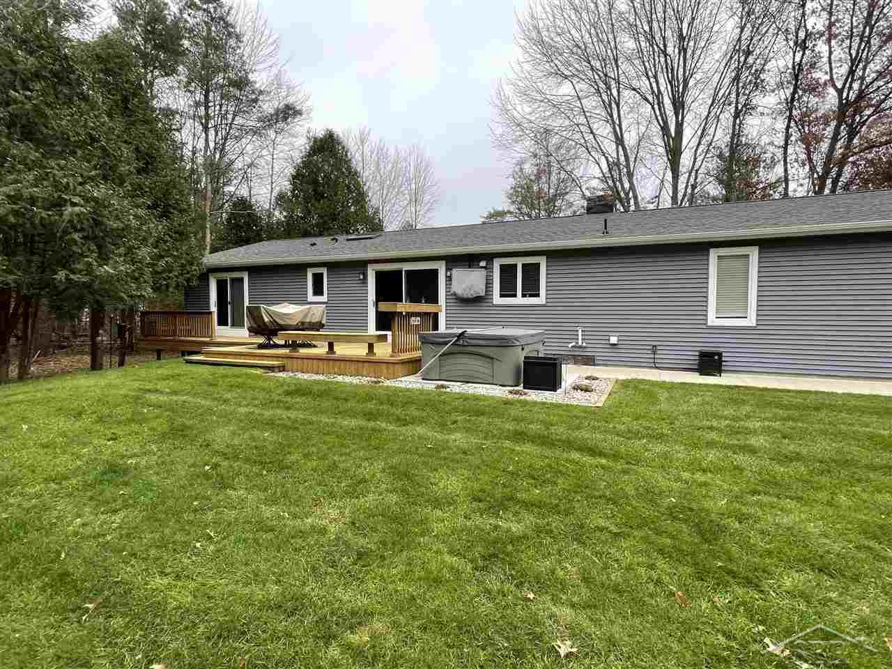 587 South Homer Road Midland, MI 48640 - Photo 5 of 33 50062283-4.JPG