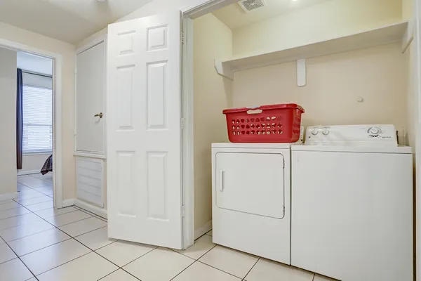 $1,800 | 2078 Laverne Street, Unit 5, Houston, TX 77080