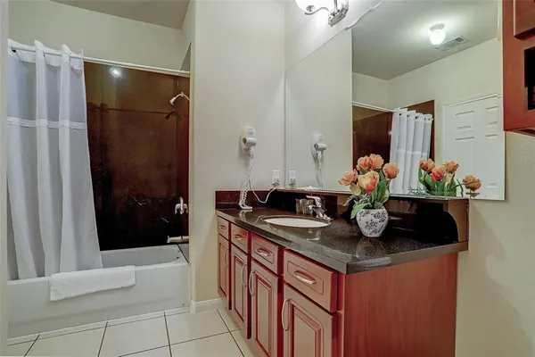 $1,800 | 2078 Laverne Street, Unit 5, Houston, TX 77080