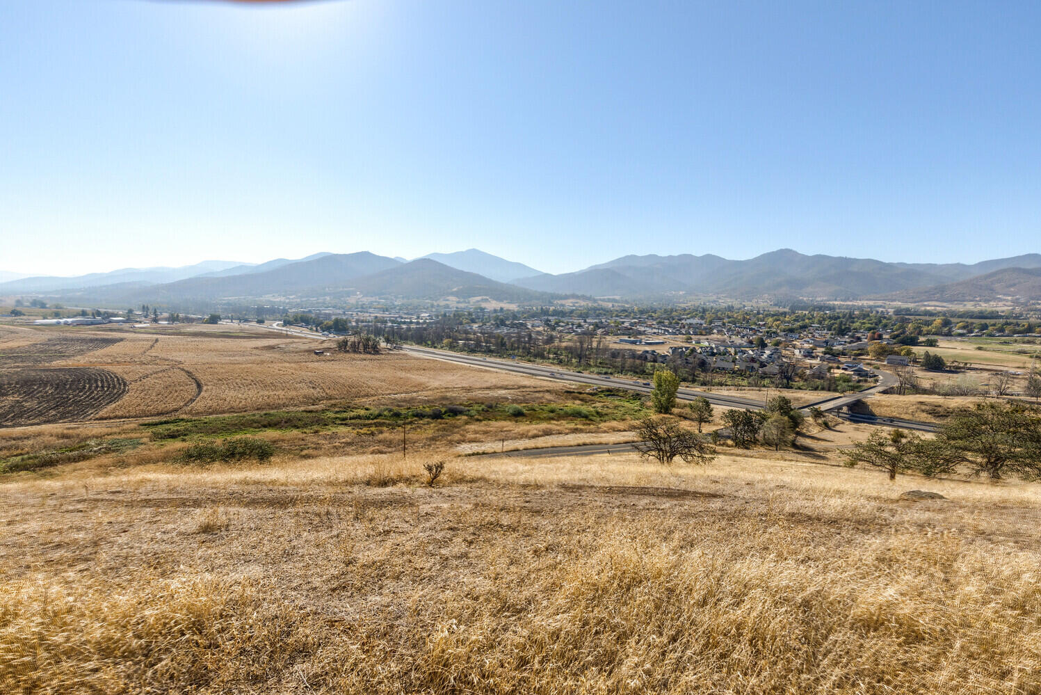 993 Suncrest Road Talent, OR 97540 - Photo 15 of 31 A7