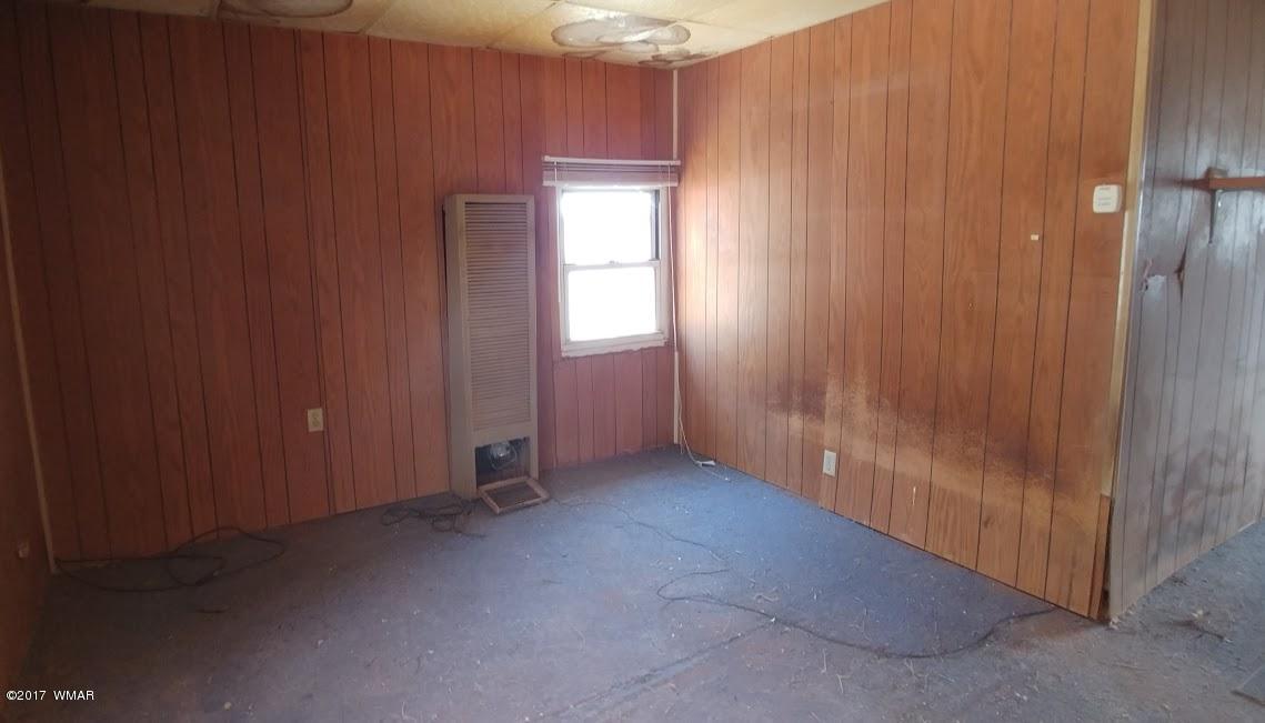 4014 Sorrel Road Snowflake, AZ 85937 - Photo 11 of 14 a view of an empty room and a window