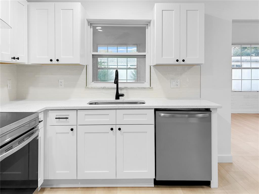 2078 Shadow Lane Clearwater, FL 33763 - Photo 6 of 33