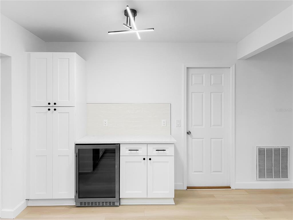 2078 Shadow Lane Clearwater, FL 33763 - Photo 10 of 33