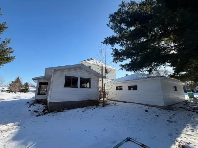 $250,000 | 228 West Wisconsin Avenue, Grantsburg, WI 54840