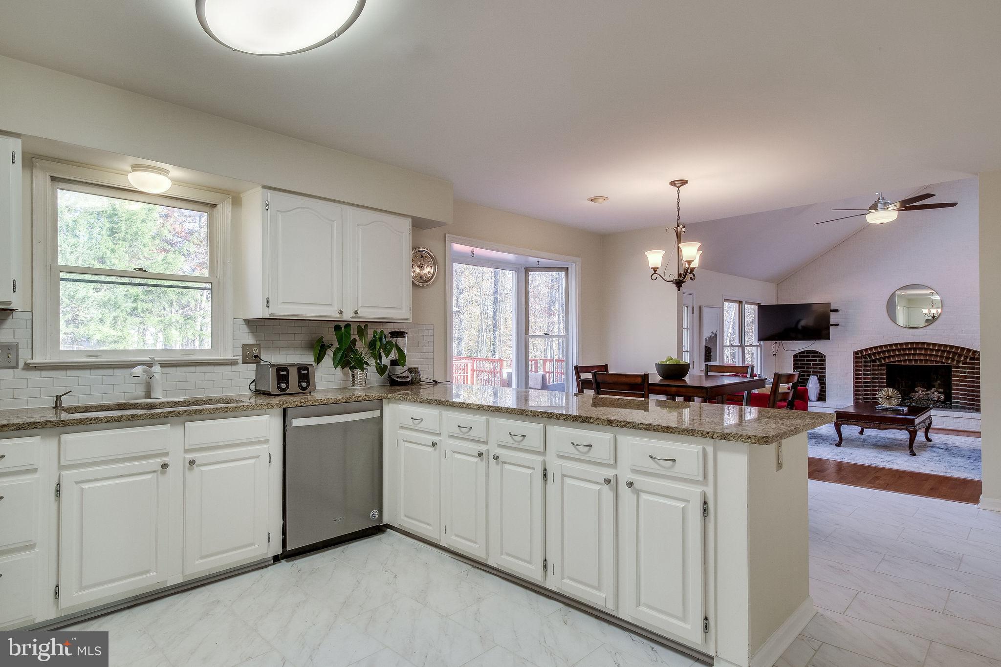 12308 Rochester Drive Fairfax, VA 22030 - Photo 12 of 43 Gallery Image 12