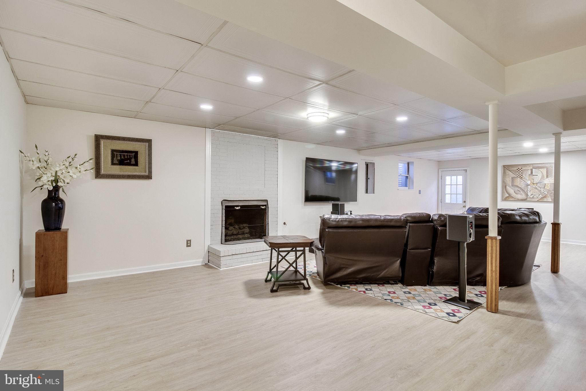 12308 Rochester Drive Fairfax, VA 22030 - Photo 30 of 43 Gallery Image 30